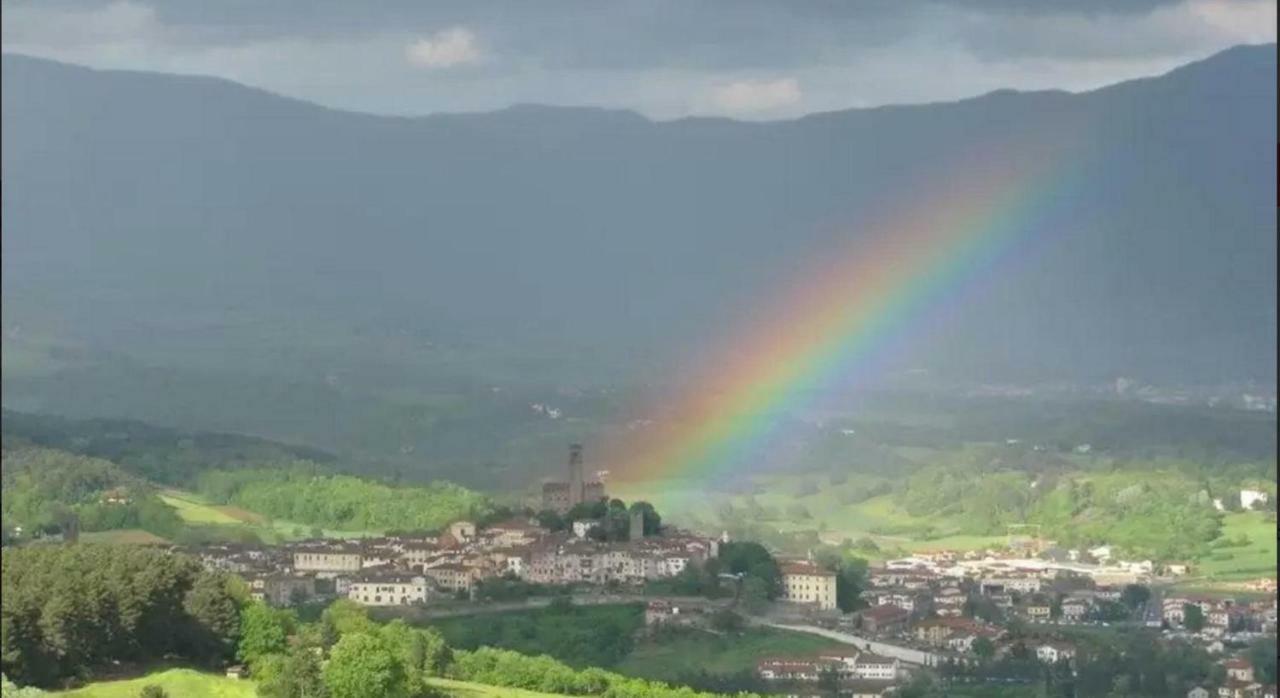 Casa Mazzocchi Vista Su Poppi Villa Luaran gambar