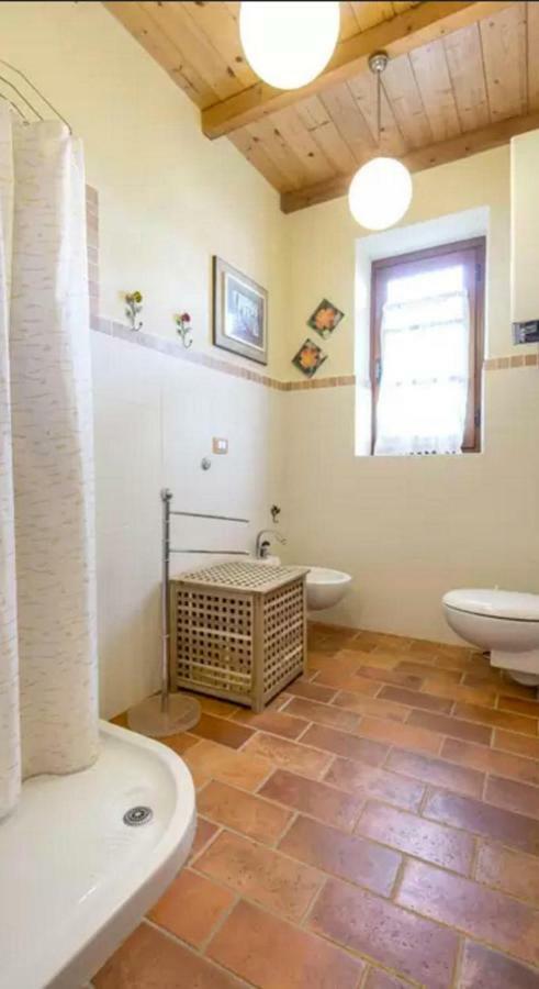 Casa Mazzocchi Vista Su Poppi Villa Luaran gambar
