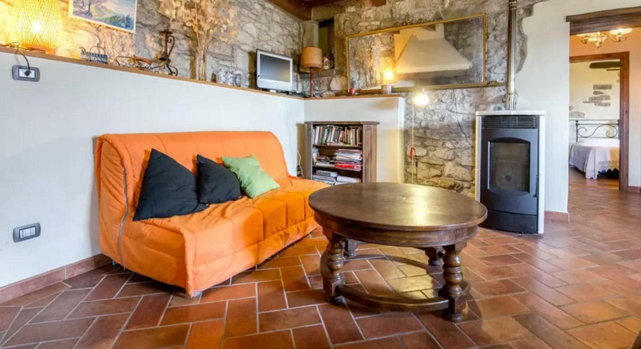 Casa Mazzocchi Vista Su Poppi Villa Luaran gambar