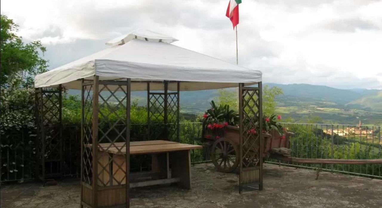 Casa Mazzocchi Vista Su Poppi Villa Luaran gambar