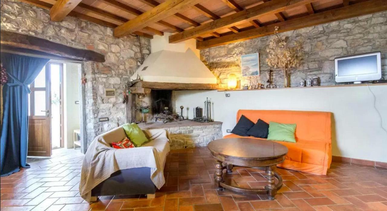 Casa Mazzocchi Vista Su Poppi Villa Luaran gambar
